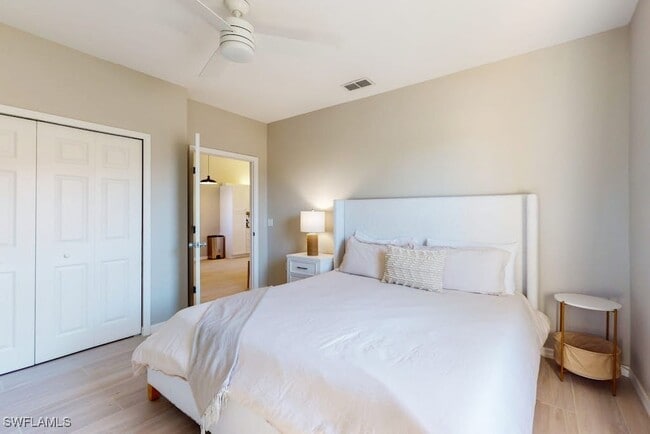 Building Photo - 350 Robin Hood Cir