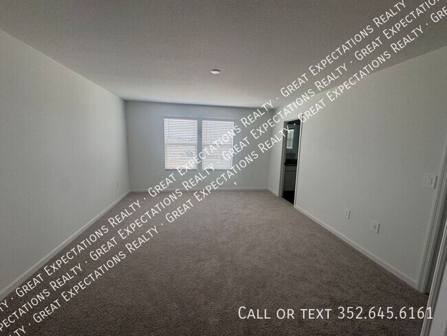 Building Photo - 4923 SW 81st Ln