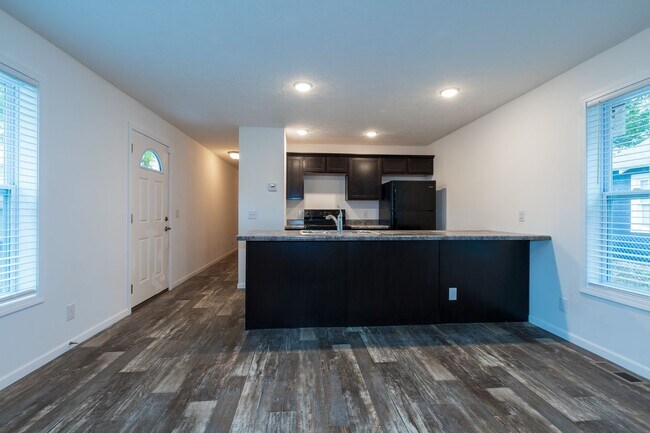 Building Photo - Charming 3-Bedroom Home with Spacious Yard in North Tulsa