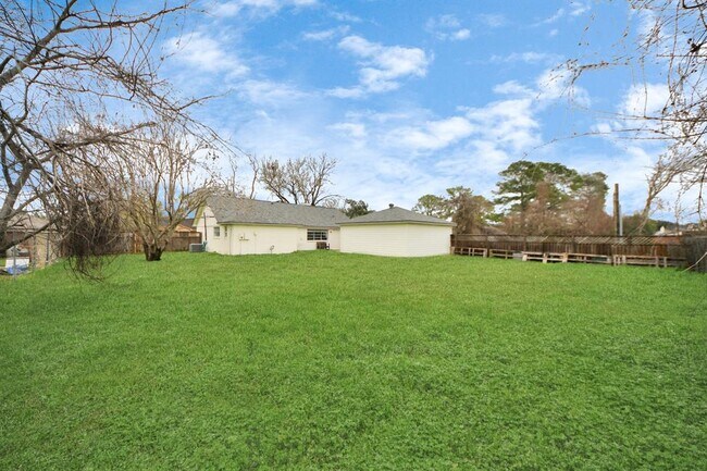 Building Photo - 13003 Foxburo Dr