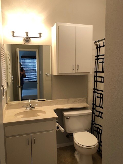 Building Photo - 106 E 30th St