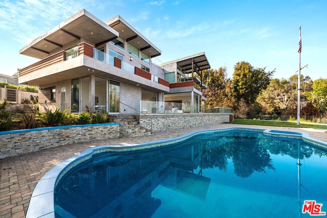 Building Photo - 770 Paseo Miramar