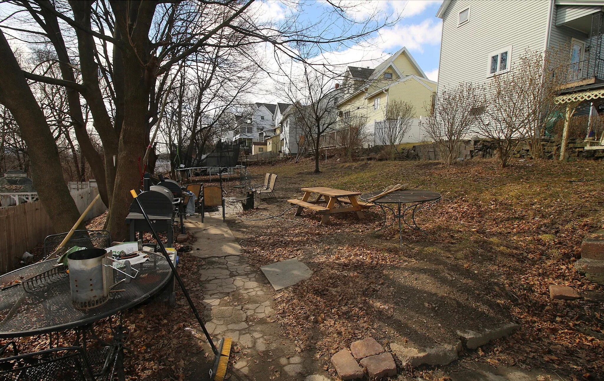 Building Photo - 147 W Parker St