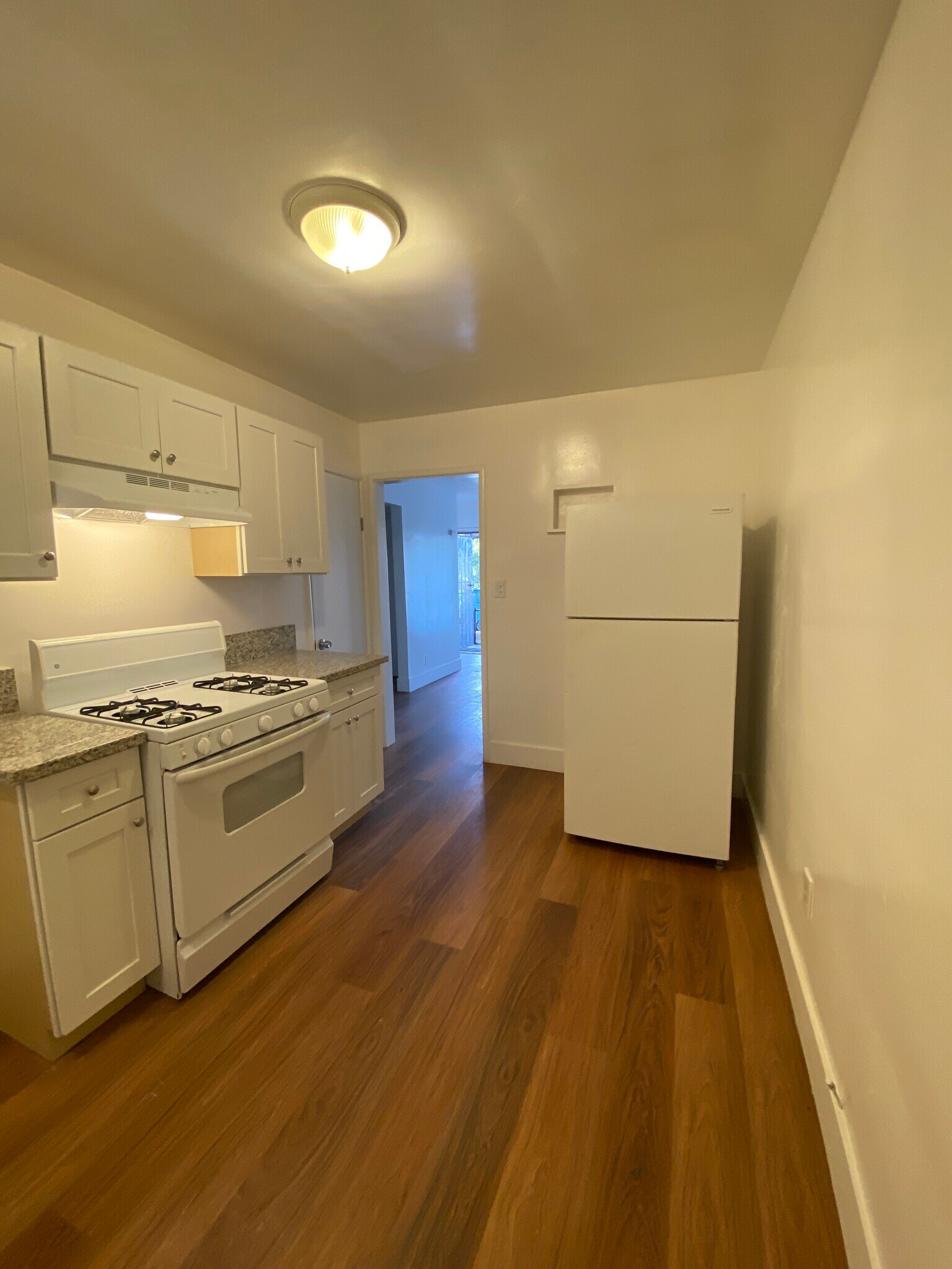 Building Photo - 3402 Mayfair Dr S