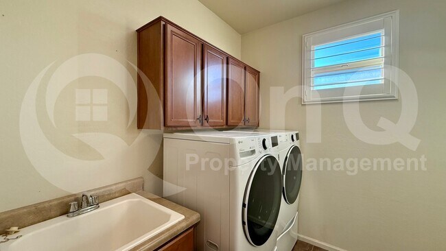 Building Photo - 7761 W Adam Ave