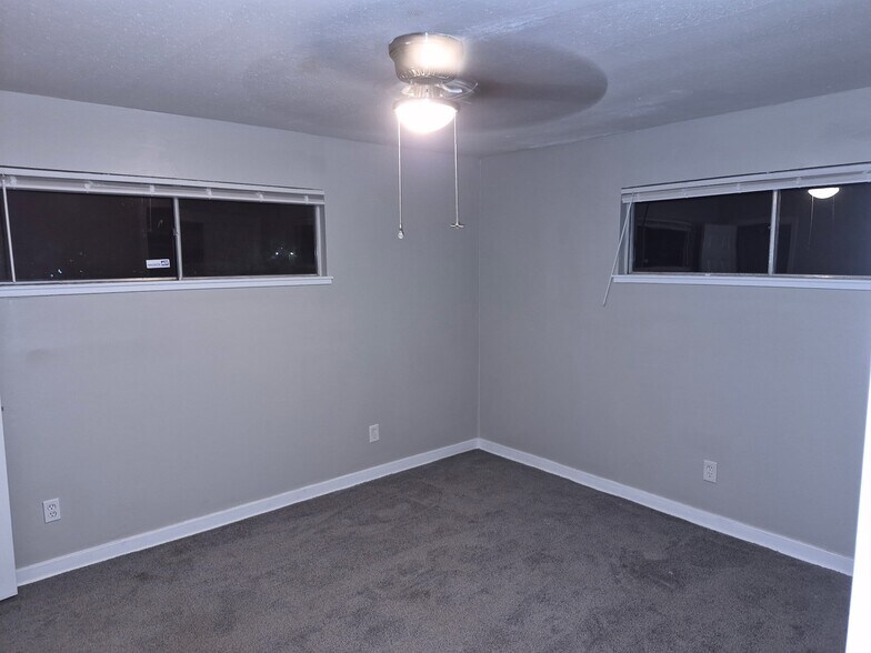 Building Photo - 612 Heather Ln