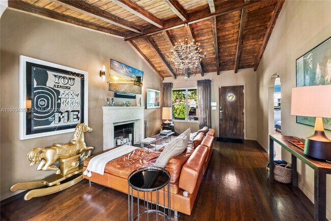 Building Photo - 738 NE 72nd Terrace