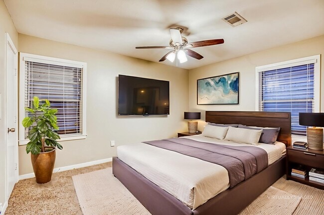 Building Photo - 1610 13th Ave N