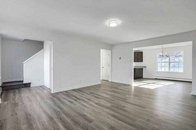 Building Photo - 43 Brewer Rd