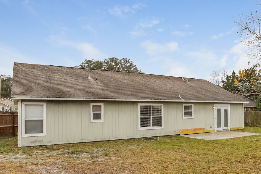 Building Photo - 929 Old Mail Ln