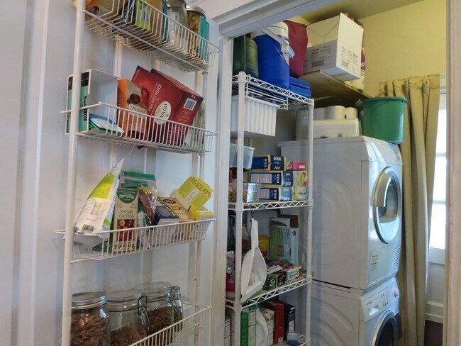 Building Photo - 19 Anson St