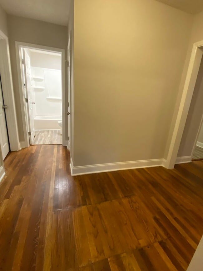 Building Photo - Charming 3 bedroom home in the heart of do...