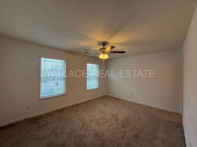 Building Photo - WEST KNOX CEDAR BLUFF AREA 2 BEDROOM 2.5 BATH TOWNHOUSE