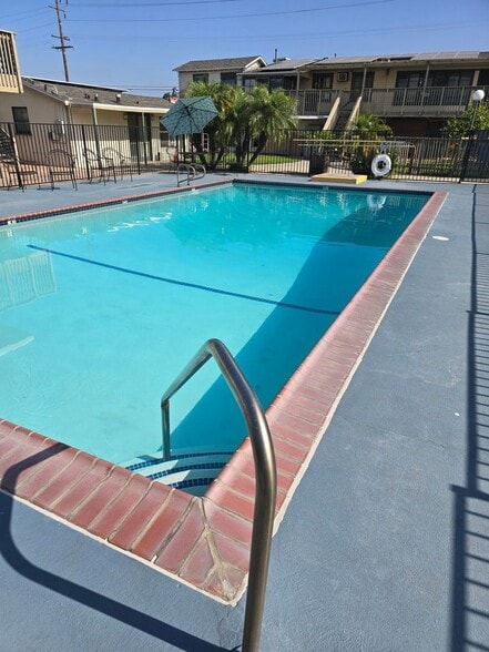 Interior Photo - 1840 W Orangethorpe Ave