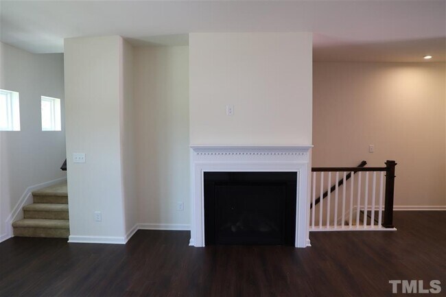 Building Photo - 315 King Closer Dr