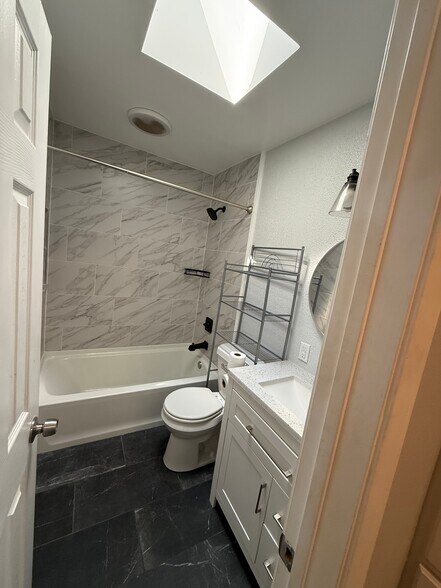 Bathroom - 506 N Ricketts St
