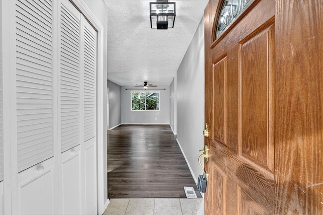 Building Photo - 13525 SW Roan Ct