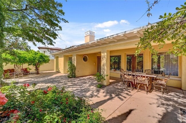 Building Photo - 209 Surtees Point St