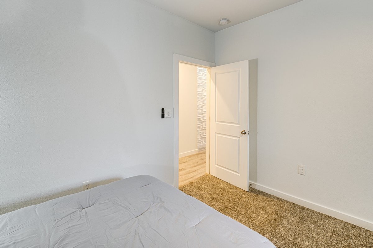 Building Photo - 414 Avenue E