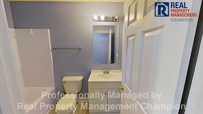 Building Photo - Move-In Ready 4 BD/2.5 BA Near Camp Lejeune w/Fenced Yard and Attached Garage