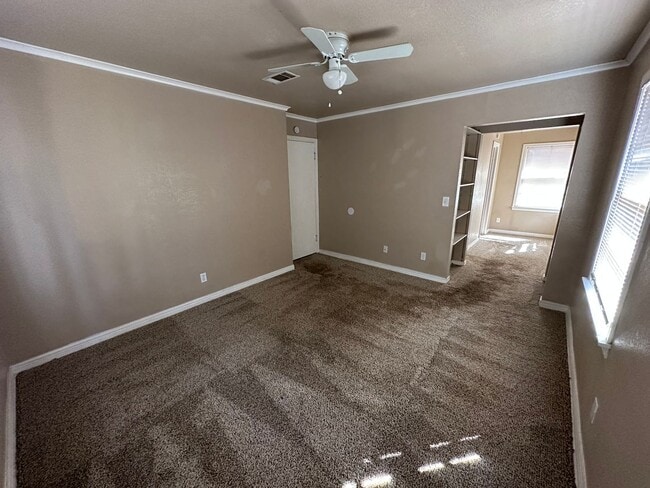 Building Photo - 2 Bedroom, 2 Bathroom, 2 Car Garage, Good Size Yard In Wolflin!! Text to Schedule Showing 806-340...