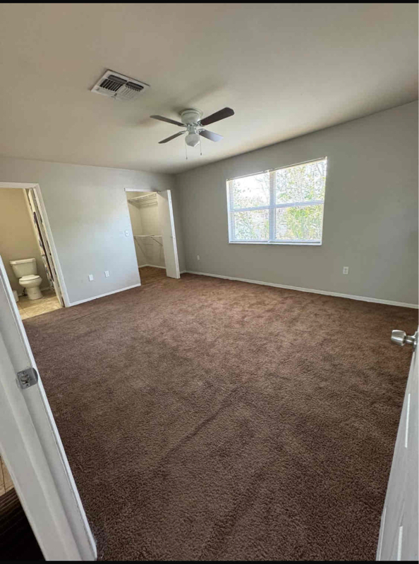 Building Photo - 7023 Oakwood Dr
