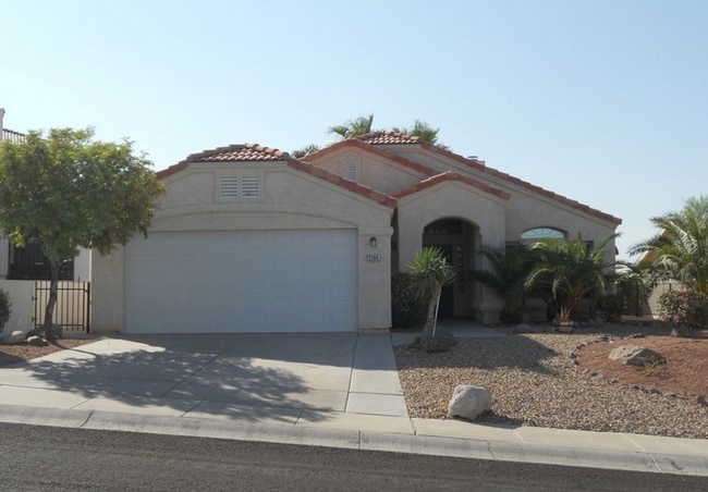 Building Photo - Great 3 Bedroom, 2 Bathroom Home in El Camino Village on the Parkway!