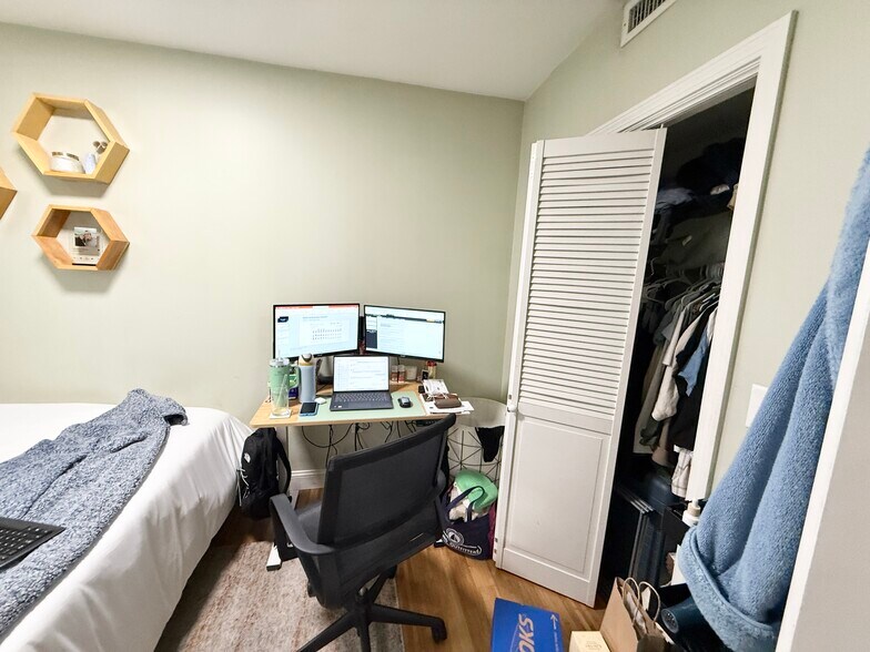 Building Photo - 203 W 3rd St