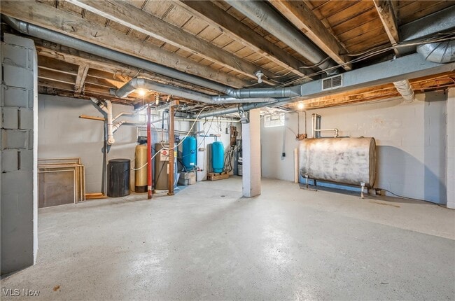 Building Photo - 12192 Leffingwell Rd