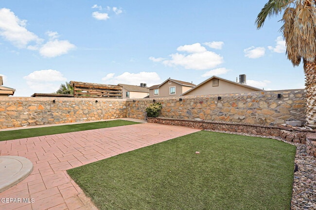 Building Photo - 14270 Gil Reyes Dr