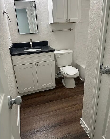 Building Photo - 9711 Chelsea Cir