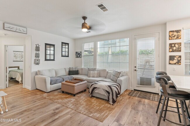 Building Photo - 1134 Gardenia Ln