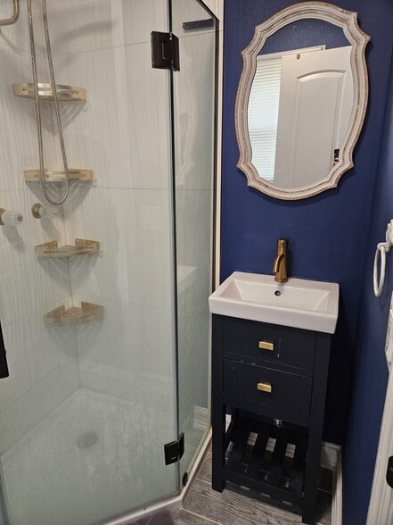 Building Photo - 12 Regina St