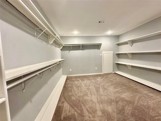 Building Photo - 12625 Memorial Dr