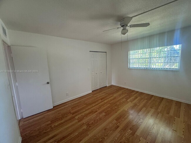 Building Photo - 4820 NW 9th Dr