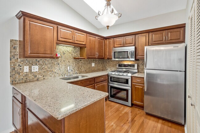 Building Photo - 450 Bridle Trail