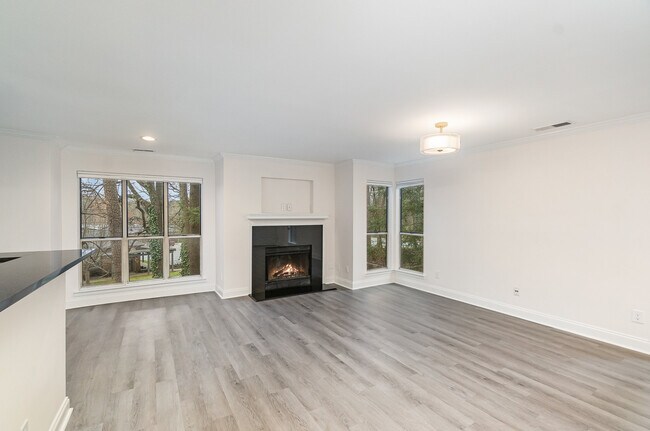 Building Photo - 2512 Cranbrook Ln