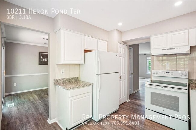 Building Photo - 10211 Heron Pond Terrace