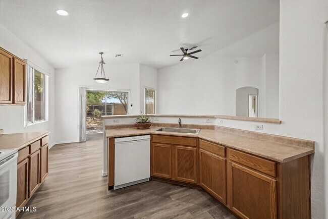 Building Photo - 4255 E Cherry Hills Dr