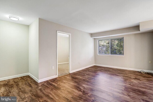 Building Photo - 12215 Braxfield Ct