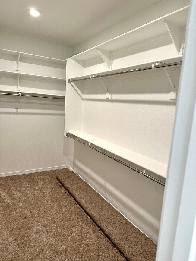 Building Photo - Fantastic 10 month new Taylor Morrison hom...