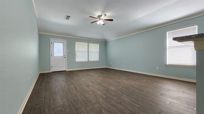 Building Photo - 2003 MacKenzie Way