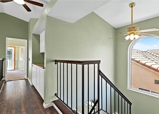 Building Photo - Spacious Two-Story Home in Lake Elsinore