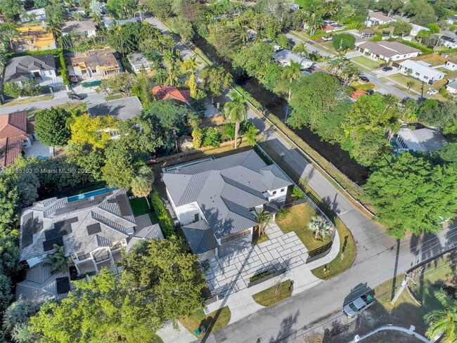 Building Photo - 6401 SW 84th St