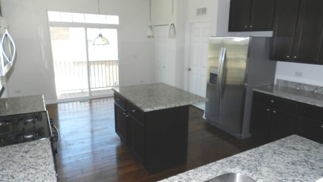 Building Photo - 2817 Henley Ln