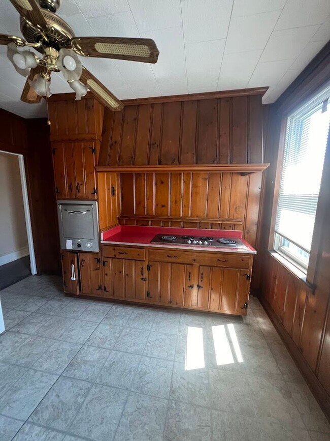 Building Photo - 1324 Perkiomen Ave