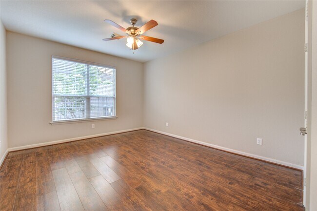 Building Photo - 1227 Glenwood Canyon Ln