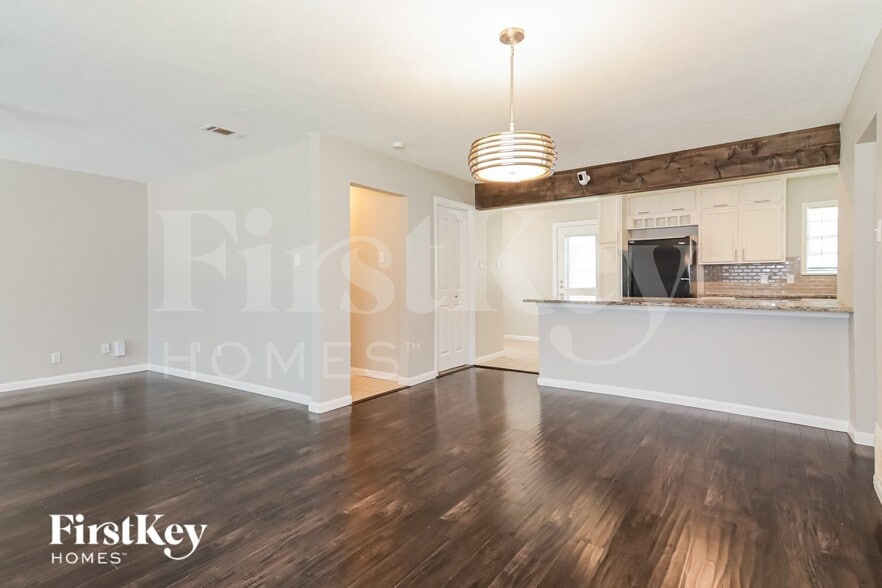 Building Photo - 1421 Belmont St