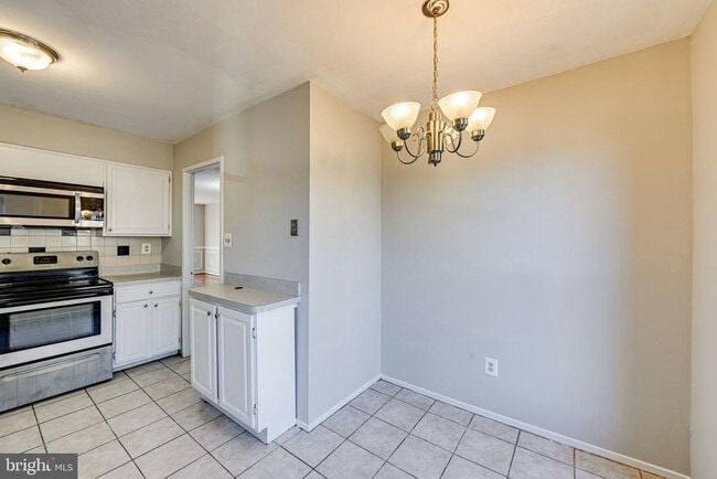 Building Photo - 1727 Cy Ct
