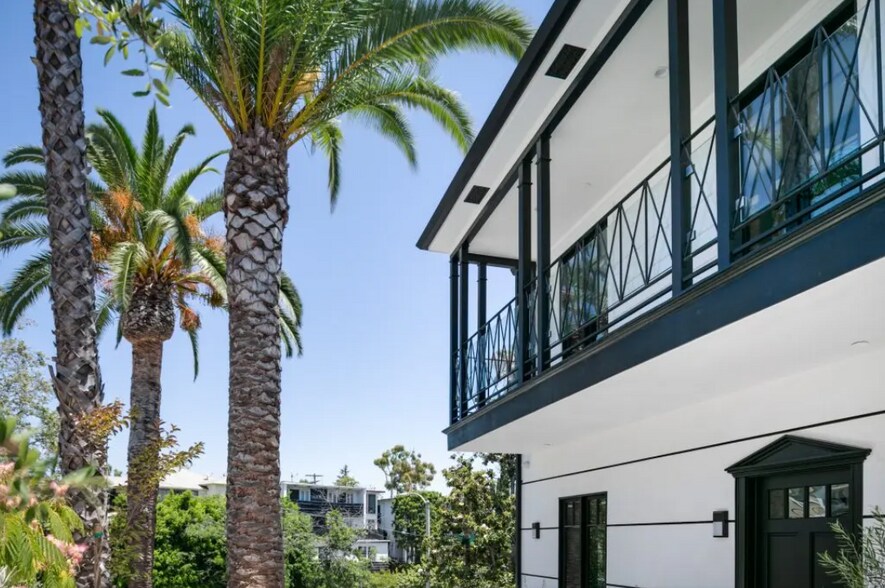 Building Photo - 1307 S Beverly Glen Blvd